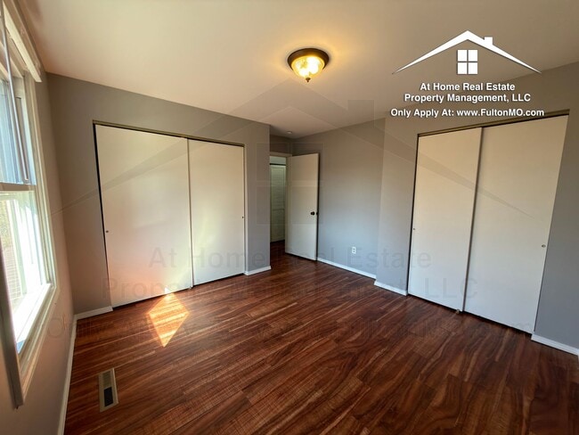 Building Photo - 1904 Springdale Ct