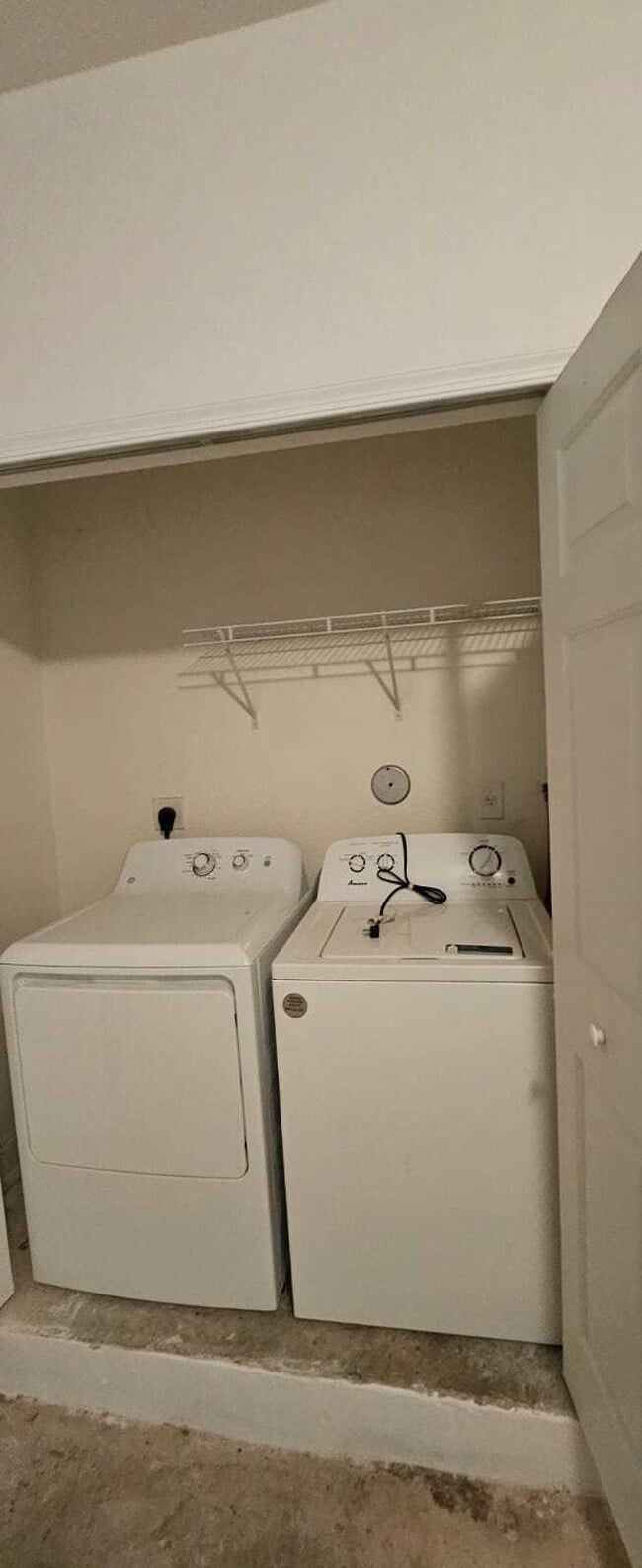Building Photo - 2609 Shoma Dr
