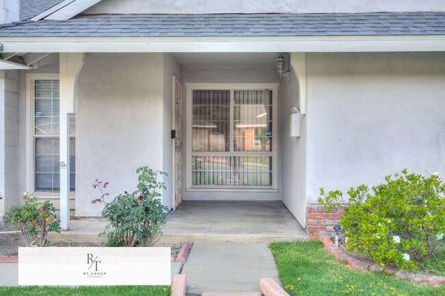 Building Photo - Welcome to Your Stylish Diamond Bar Home!