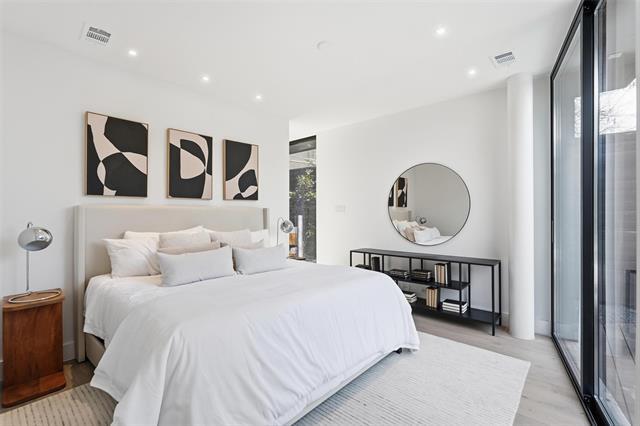 Building Photo - 6822 Victoria Ave