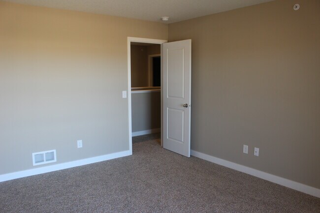 Master Bedroom - 6524 Genevieve Trl