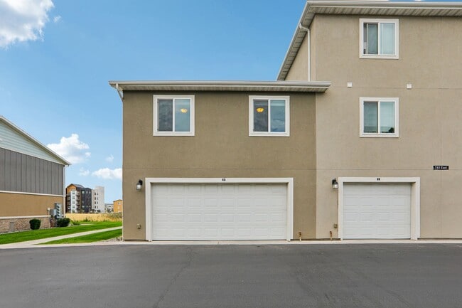 Building Photo - 734 E 500 S