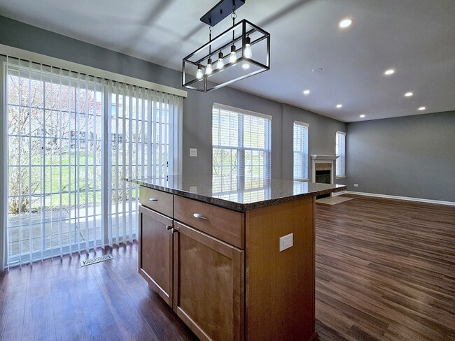 Building Photo - 464 Lancaster Dr