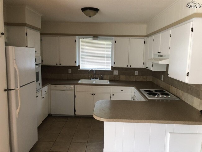 Building Photo - 5119 Edgecliff Dr