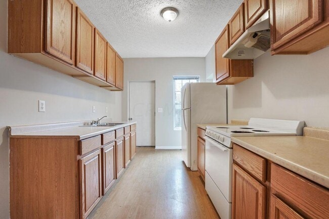 Building Photo - 320-322 E 12th Avenue