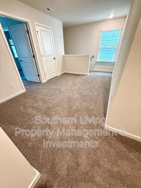 Building Photo - 12027 Zazu Wy