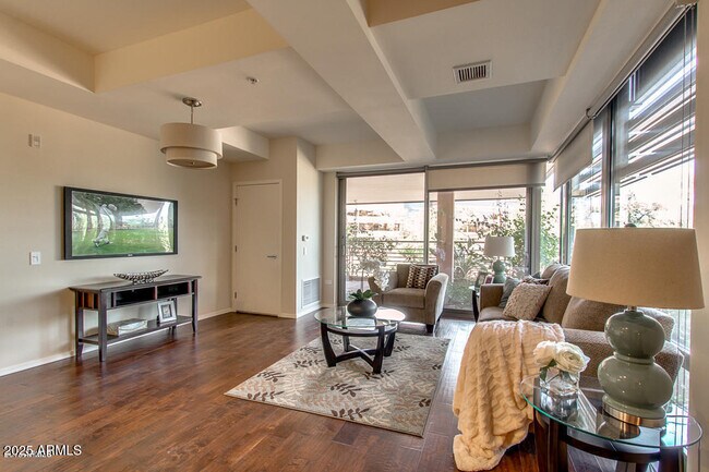Building Photo - 7161 E Rancho Vista Dr