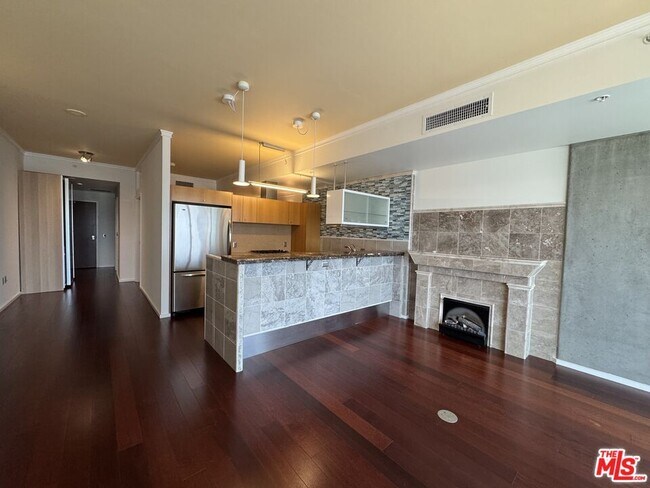 Building Photo - 1155 S Grand Ave