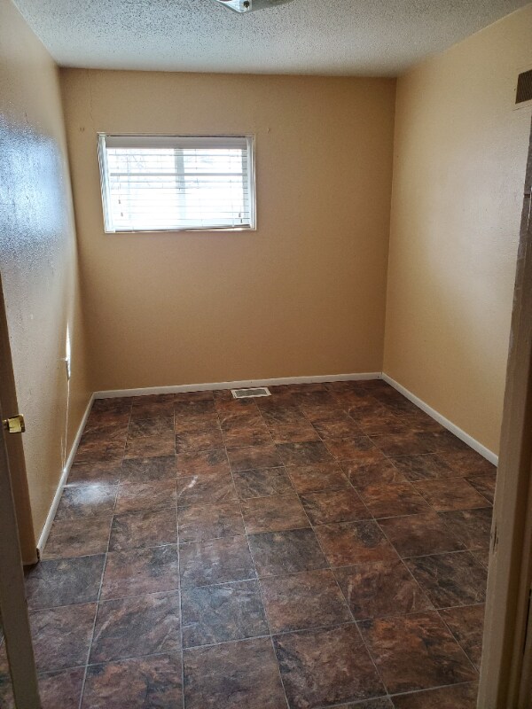 Building Photo - 202 11th St