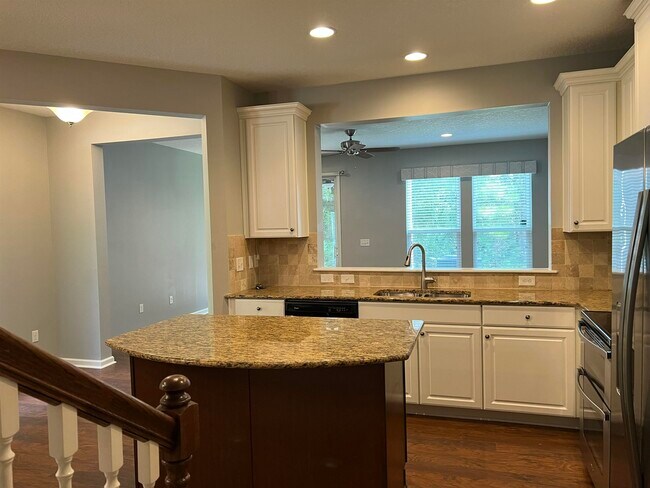 Building Photo - 68 Adelanto Ave