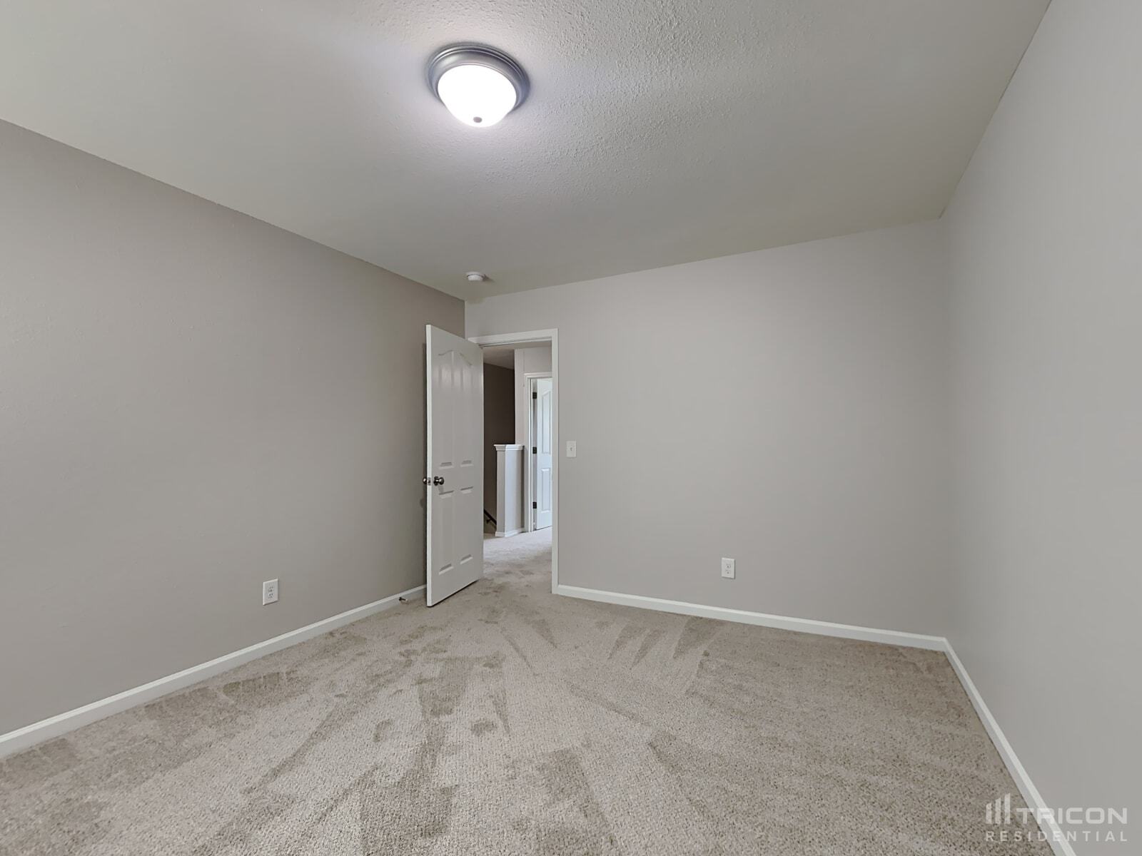 Building Photo - 905 Farnsworth Dr