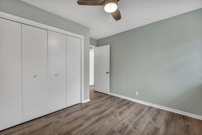 Building Photo - 2808 Skyway Cir