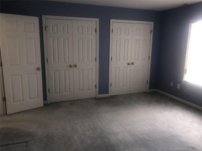 Building Photo - 560 Silver Sands Rd