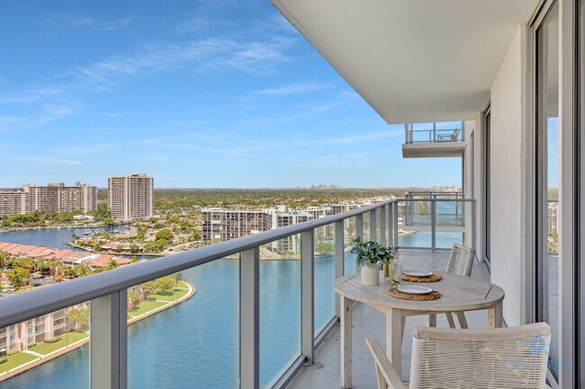 Building Photo - 4010 S Ocean Dr