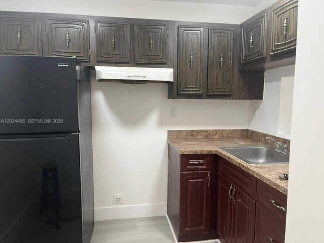 Building Photo - 484 NW 165th St
