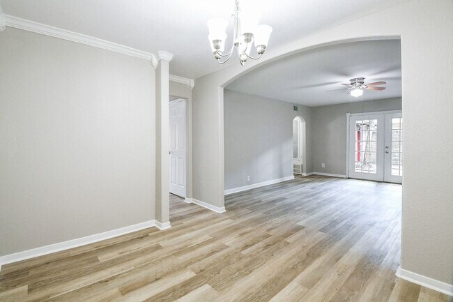 Building Photo - 2585 Marilee Ln