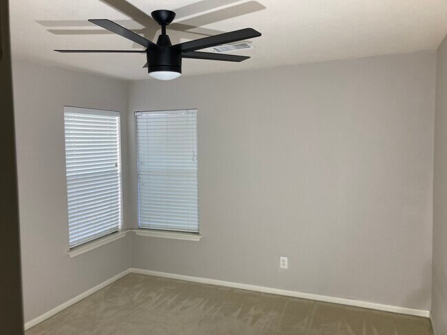 2nd bedroom - 35 Auburn Path Dr