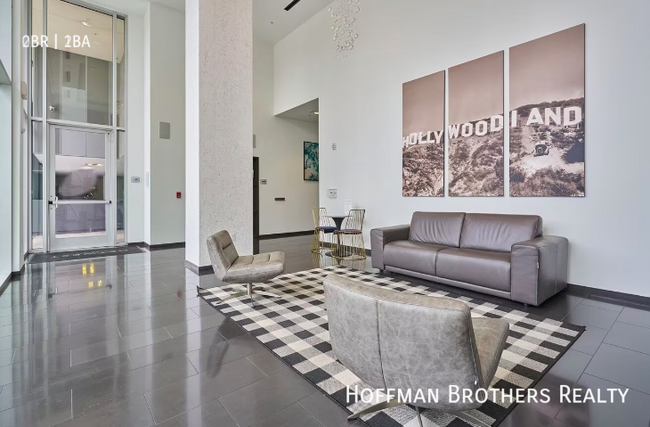 Building Photo - 5839 W Sunset Blvd