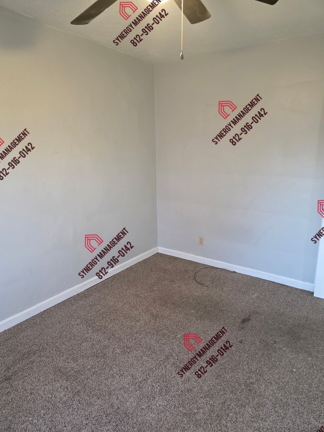 Building Photo - 821 Stanley Ave