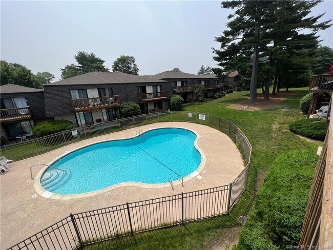 Building Photo - 255 Strawberry Hill Ave