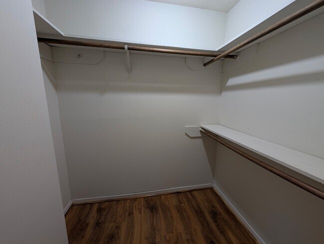 Building Photo - 3138 Windmill St