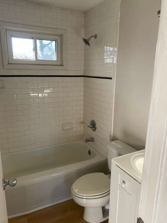 BATHROOM ONE - 703 Daniels St