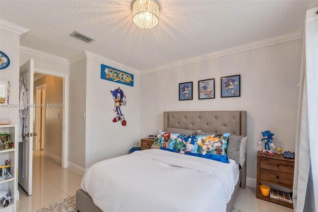 Building Photo - 9765 SW 155th Ct