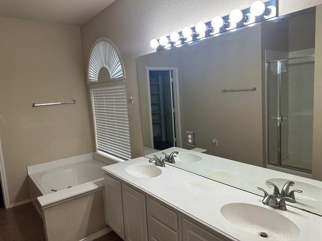 Building Photo - 2013 Trinity Ln