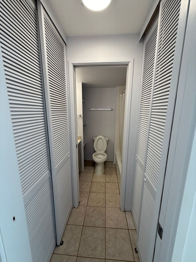 Building Photo - Kapiolani Terrace #706- Super convenient location!!! with ASSIGNED PARKING STALL!!