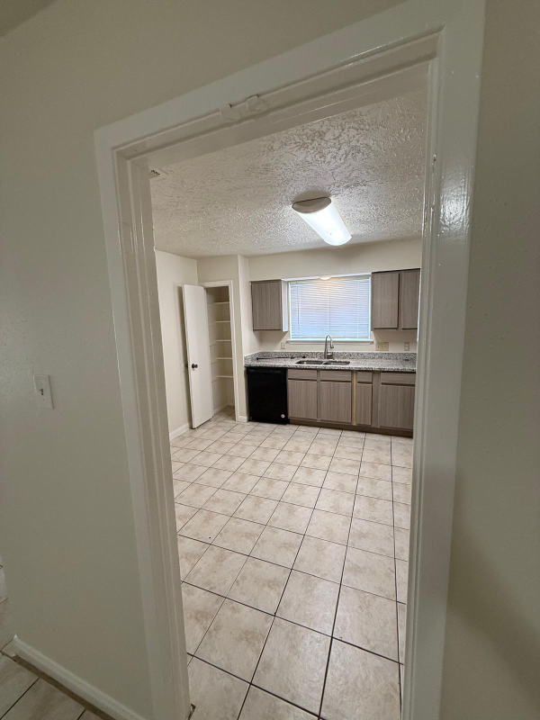 Building Photo - 13126 Lima Dr