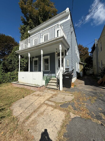 Building Photo - 1815 Highland Ave