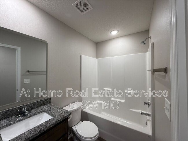 Building Photo - 820 E Watermill Cir