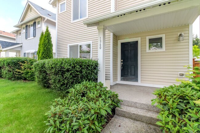 Building Photo - 1360 Sinclair Dr