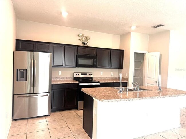 Building Photo - 863 Hudson Valley Dr
