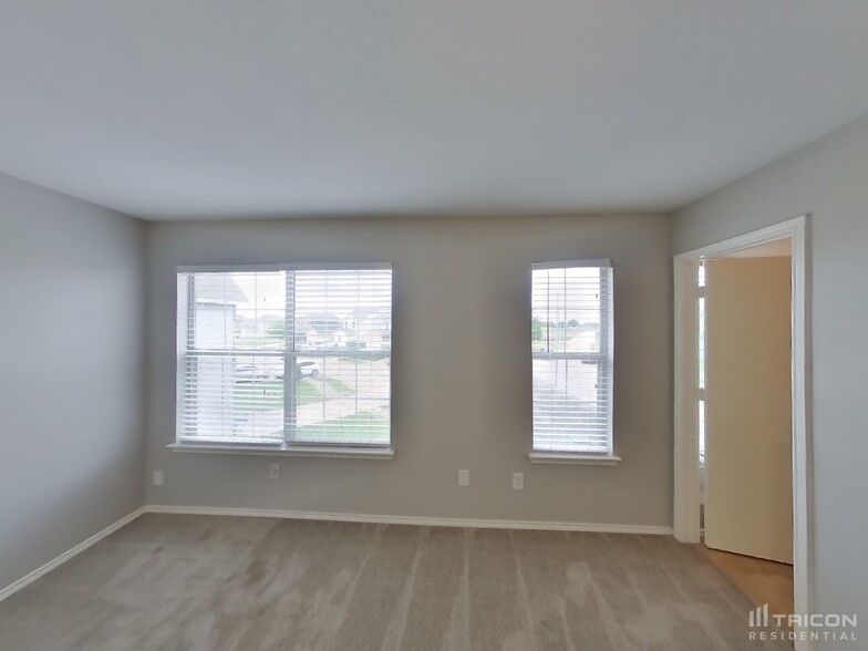 Building Photo - 1532 Pine Ln