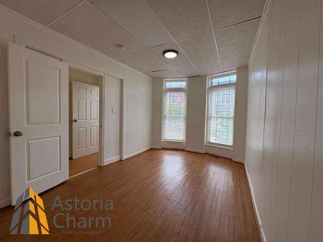 Building Photo - Updated 3 BR Home with Spacious Yard & Pre...