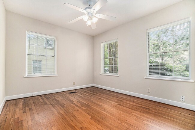 Building Photo - 2 bdrm, 1 bath near Emory and the CDC.