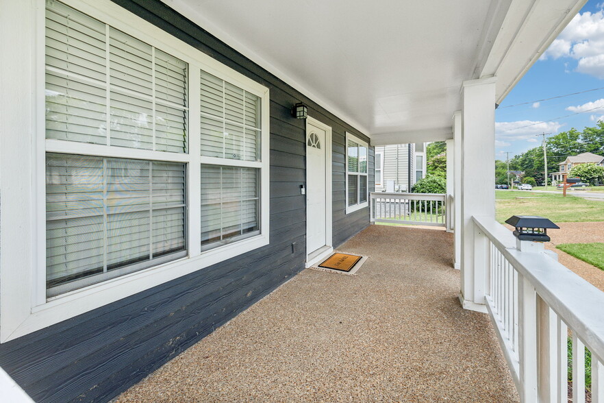 Building Photo - 226 Treutland Ave