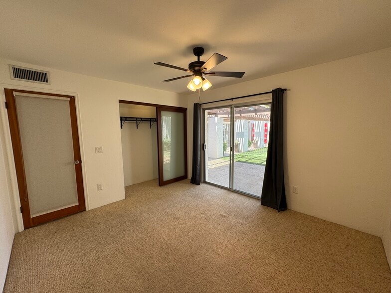 Building Photo - 2131 E Alameda Dr