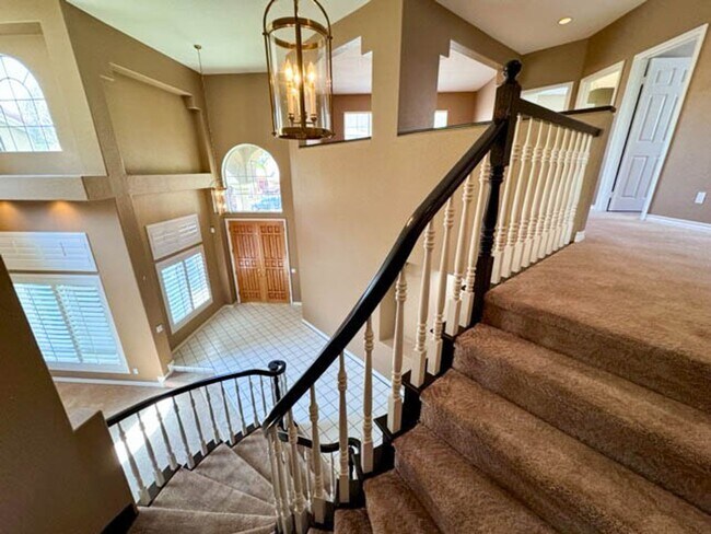 Building Photo - COMING SOON! Large Murrieta home available for LEASE!