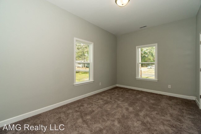 Building Photo - 3 br, 2 bath House - 307 West 1st Street