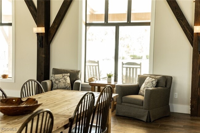 Building Photo - 15275 Grn Acrs Ave