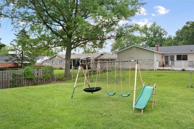 Building Photo - 3726 Briargrove Dr