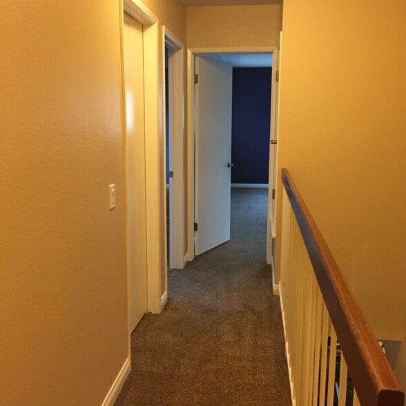 Upstairs hallway - 13611 Sycamore Tree Lane
