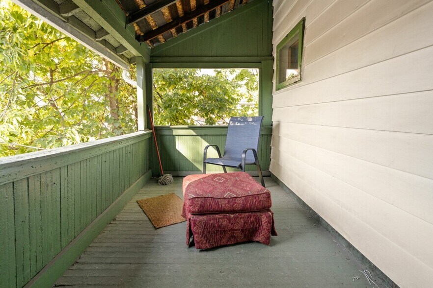 Personal back patio - 539 Fletcher Ave