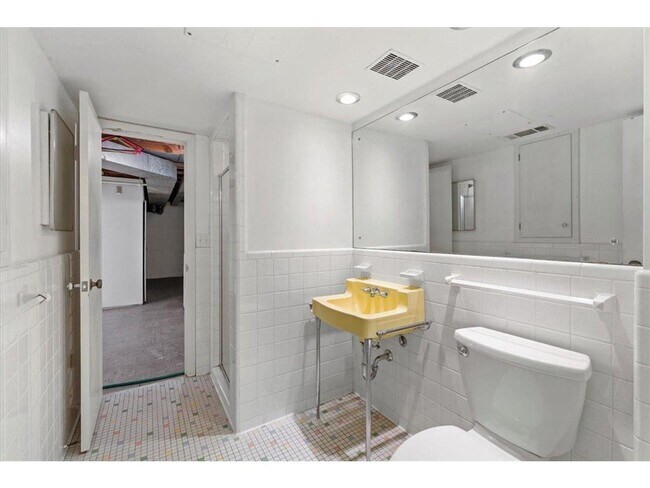 Building Photo - 5528 Merritt Cir