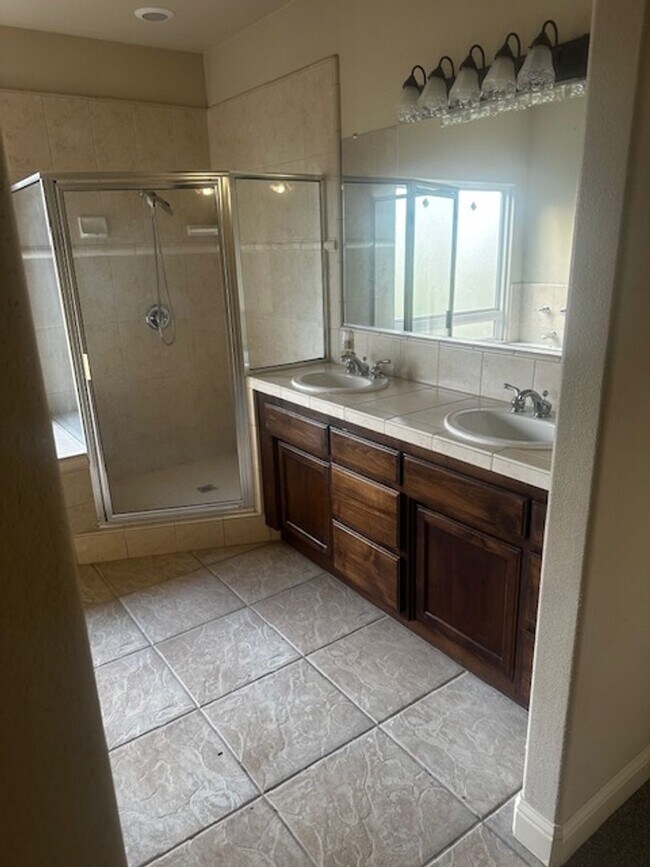 Building Photo - 3 Bedroom/2 Bath House available for rent in Arroyo Grande
