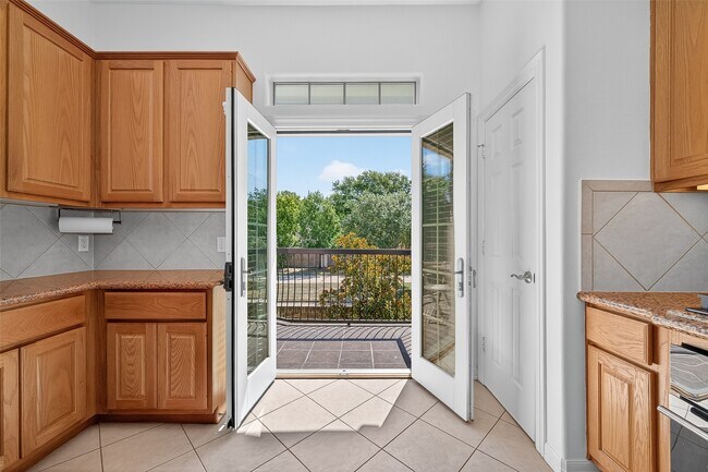 Building Photo - 7926 Stoneyway Dr