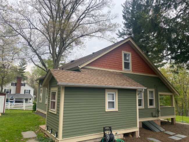 Building Photo - 137 Mountain Ave