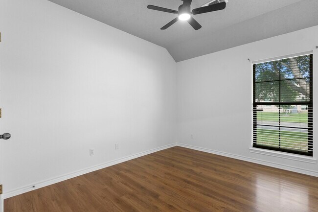 Building Photo - 405 Harbor Oaks Dr